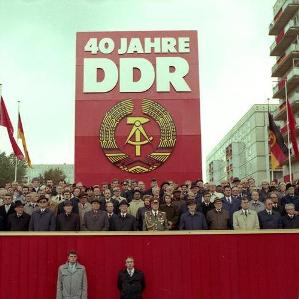 Istorgia d'in stadi socialistic